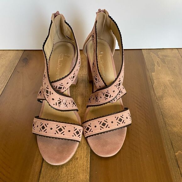 CL by laundry Strappy Criss Cross Suede Blush Color Sandal With Heel Zip Closure - Picture 3 of 9